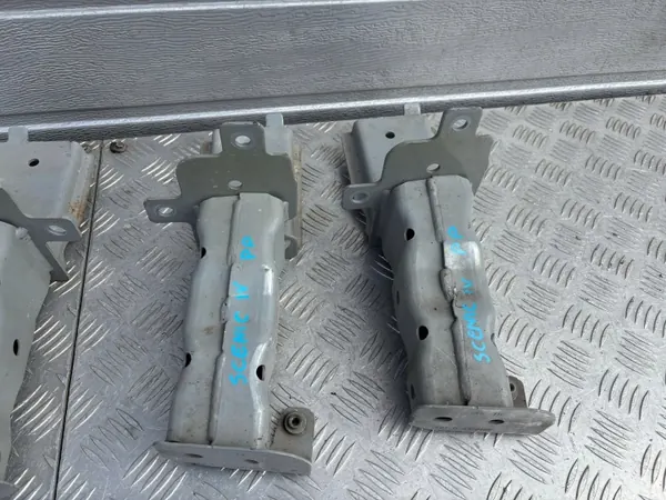 Renault Scenic IV Front-Knautschzone OEM 622109579R/622119612R image 3