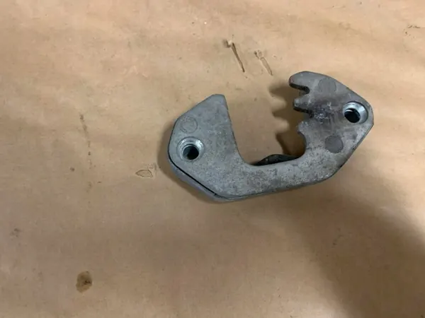 Cerrojo de Puerta Opel Commodore OEM 739 - Usado image 3