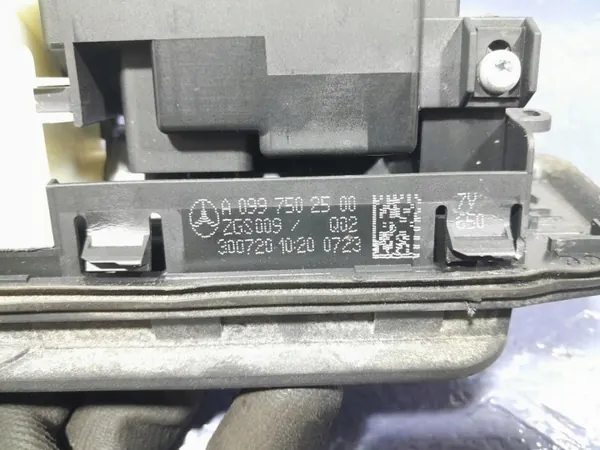 Manija de maletero con cámara Mercedes E W213 OEM A0997502500 image 3