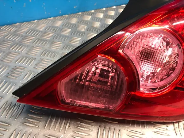 Nissan Tiida C11 Lámpara Trasera Derecha 26550EM00A image 2