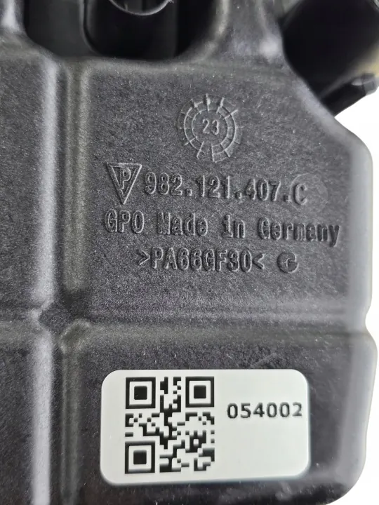 Tanque de expansão Porsche OE 982121407C Usado image 6