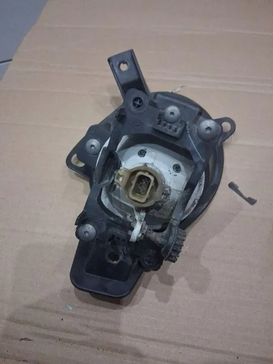 Halogenipuskurikehys OEM 9683136880 Peugeot 206 image 3