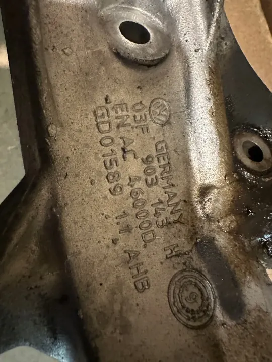 ŁAPA PODSTAWA CHŁODNICZKA OLEJU SEAT IBIZA 4 IV 6J0 03F133366B 1.2 TSI CBZ image 3