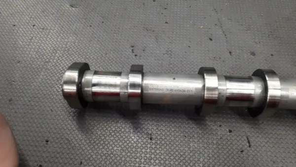 Auslassnockenwelle BMW F10 F06 4.4 OEM 7613932 image 4