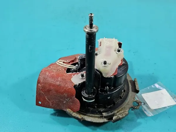 Renault OE Pump OEM 237G00284R Used Condition image 3