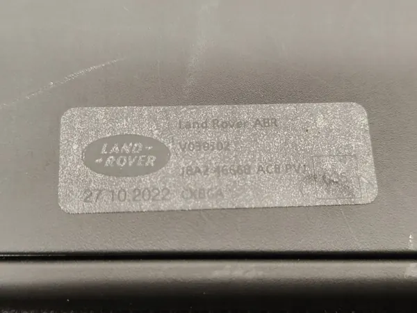 J8A2-46668-AC Rollo de Maletero para Range Rover Velar image 8