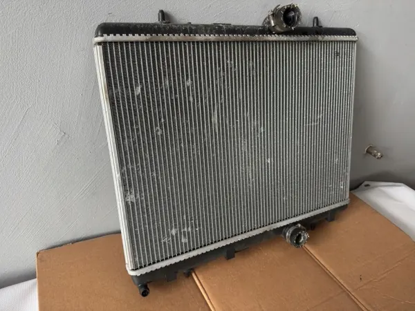 Radiator Peugeot 3008 I 2014 OEM 9680533480 image 4