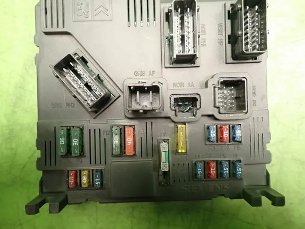 Begagnad BSI-modul OEM 9648715480 för Citroen C3 image 7