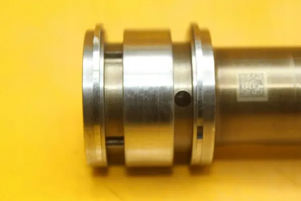 Árbol de levas admisión izquierdo OEM 06E109101AN Audi A6 image 3