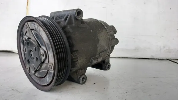 Compressore Aria Condizionata RENAULT CLIO III 8200678504 image 2