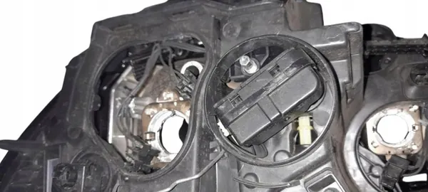 Valeo 046713 Farol Direito image 3