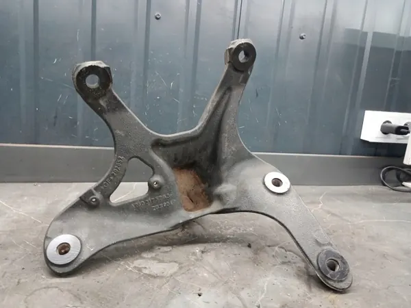 OEM A9603175743 Ohjaamon kallistuskiinnike Mercedes Actros MP4 image 4