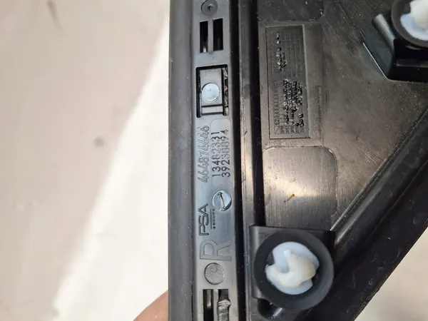 OPEL Crossland X Etu Oikea Lokasuoja Kolmio CHROM image 4