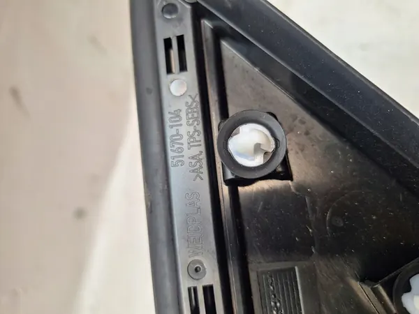 OPEL Crossland X Etu Oikea Lokasuoja Kolmio CHROM image 5