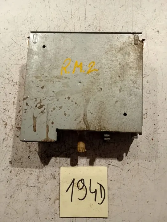 Renault Megane II CD-Player OEM 8200256141 image 2