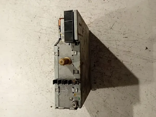 Renault Megane II CD-Player OEM 8200256141 image 6