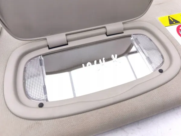 Jeep Cherokee Aurinkosuoja OEM AMD231389 - Käytetty image 6