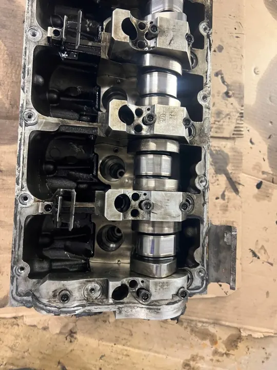 Culasse VW Touareg 5.0TDI OEM 070103373a image 3