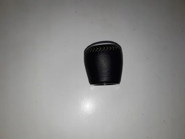 Pomo de mudanças Toyota Yaris OEM PA-340 - Usado image 3