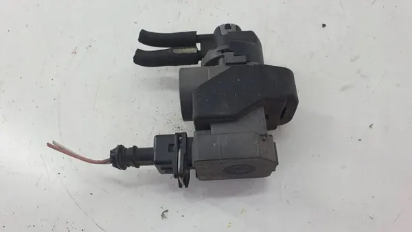Soupape de vide turbo Renault OE OEM 149568021r-4cazr image 3