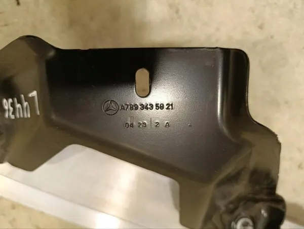 Support de suspension Mercedes-Benz EQE V295 OEM A2956100302 image 4