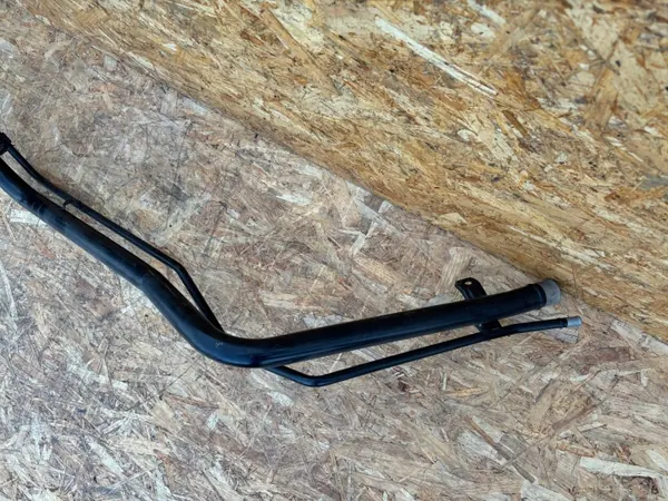 Kraftstoff-Einfüllstutzen OEM 6906-00-0126507P - Gebraucht image 3