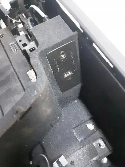 Reposabrazos Volvo S90 OEM 31389614 - Usado image 4