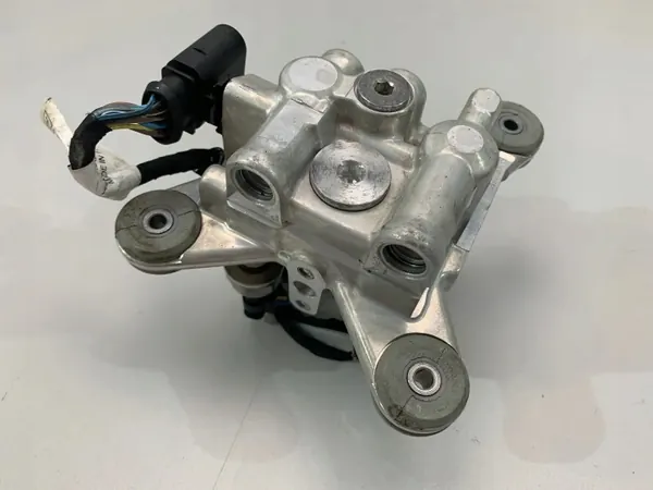Distributeur Suspension Porsche 911 992 OEM 992511851A image 4