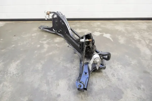 Eje trasero Toyota Yaris Cross OEM 51206K0020 - Usado image 4