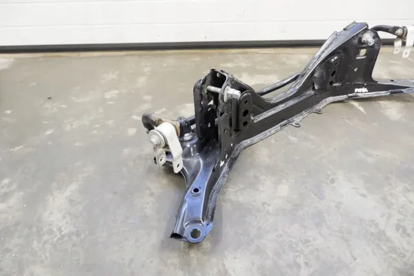 Eje trasero Toyota Yaris Cross OEM 51206K0020 - Usado image 5