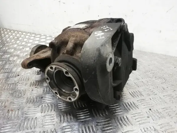 BMW 5 (E60) Taka-akseli 2.0L Diesel 130kW 2008 image 5