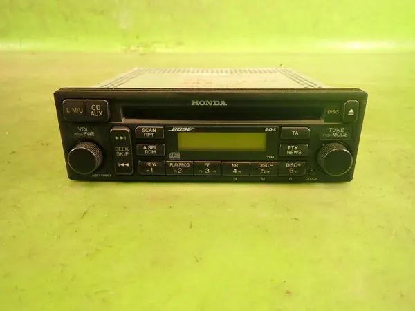 Radio CD Honda Accord VI OEM MF721R0 - Usado image 2