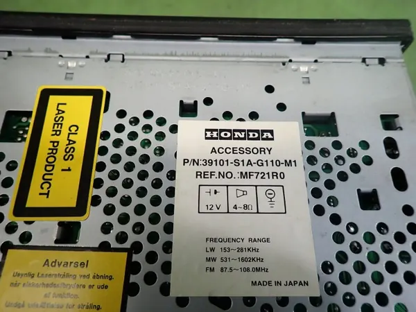 Radio CD Honda Accord VI OEM MF721R0 - Usado image 3