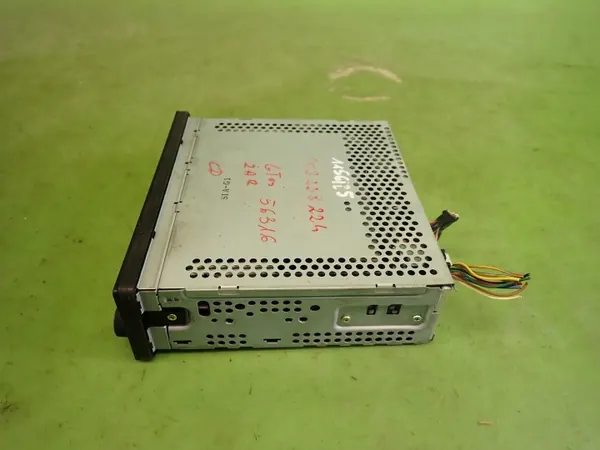 Radio CD Honda Accord VI OEM MF721R0 - Usado image 4