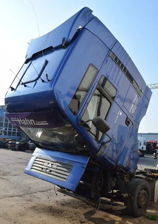Cadre de cabine MAN TGX TGA OEM 5556 - État utilisé image 2