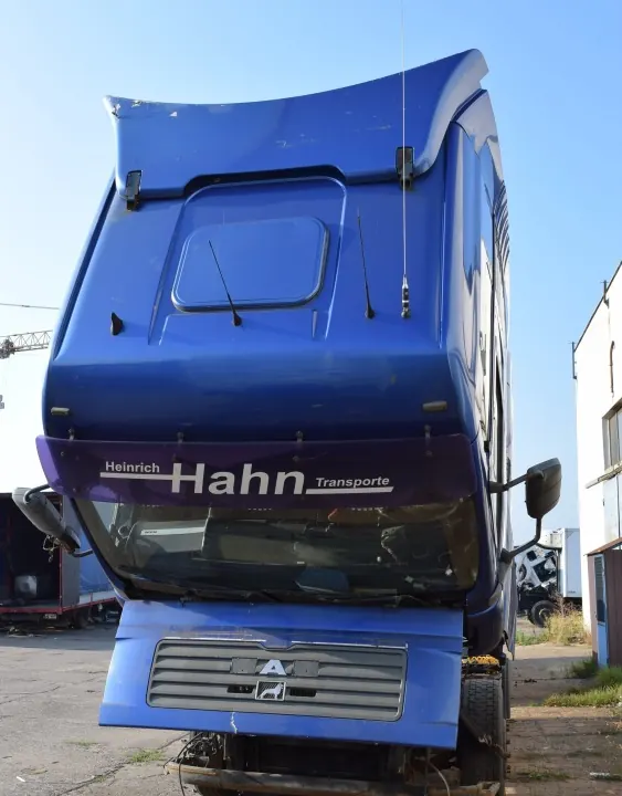 Cadre de cabine MAN TGX TGA OEM 5556 - État utilisé image 3