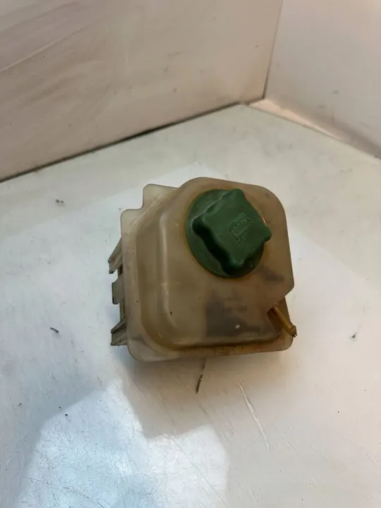 Volvo 850 2.0 Bensin Expansionsbehållare 9141095 image 2