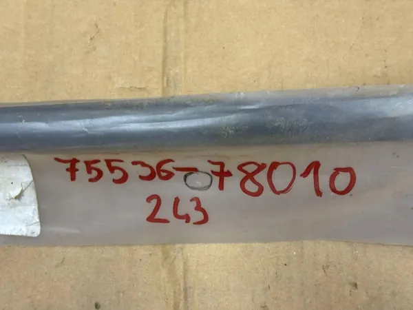 Joint de vitre avant gauche OEM 7553668010 Lexus image 4