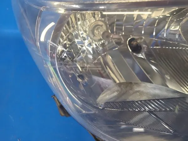 Faros Derecho TOYOTA YARIS 11- 81130-0D450 image 3