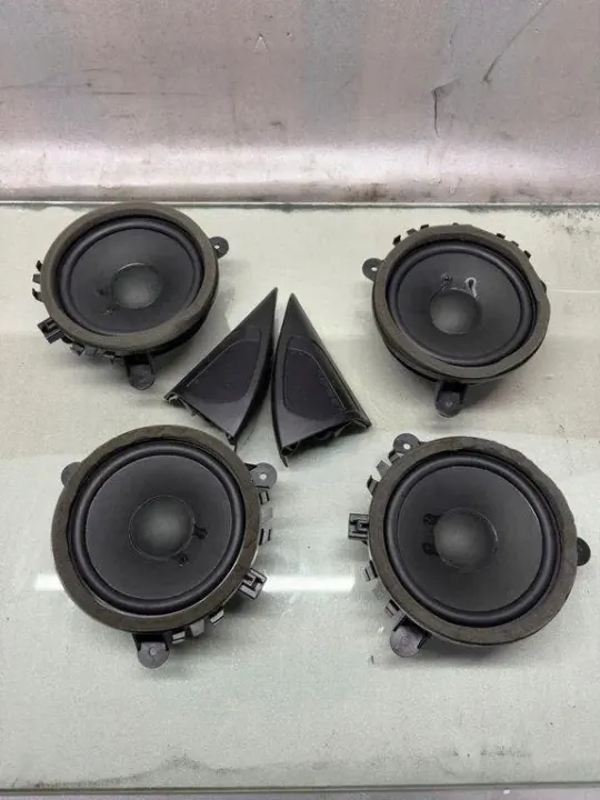 Volvo V60 Soundsystem OEM 30657445 - Gebraucht image 2