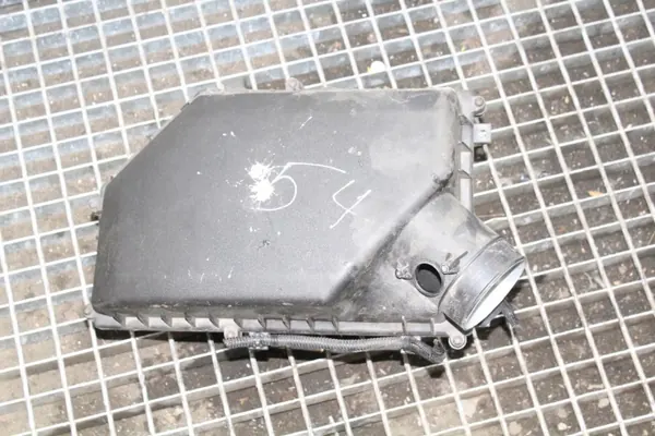 Volvo Luftfiltergehäuse OEM 31319684 - Gebraucht image 2