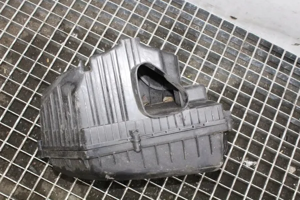 Volvo Luftfiltergehäuse OEM 31319684 - Gebraucht image 3