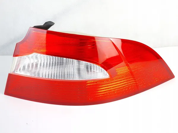 Luz Trasera Derecha Skoda Superb 2 Pre-Facelift 3T5945096 image 2