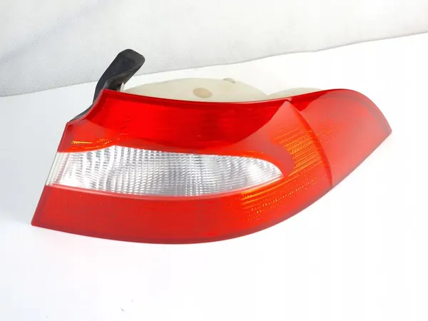 Luz Trasera Derecha Skoda Superb 2 Pre-Facelift 3T5945096 image 3