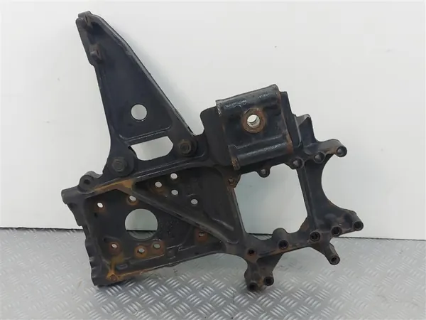 Soporte parachoques izquierdo OEM 81413133013 MAN TGX Fundición image 3