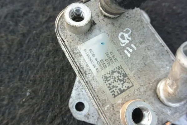 Maserati Oljekylare OEM 670005811 - Begagnad image 3