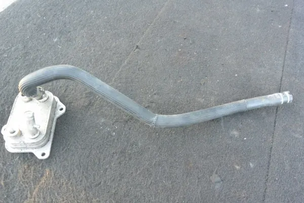 Maserati Oljekylare OEM 670005811 - Begagnad image 6