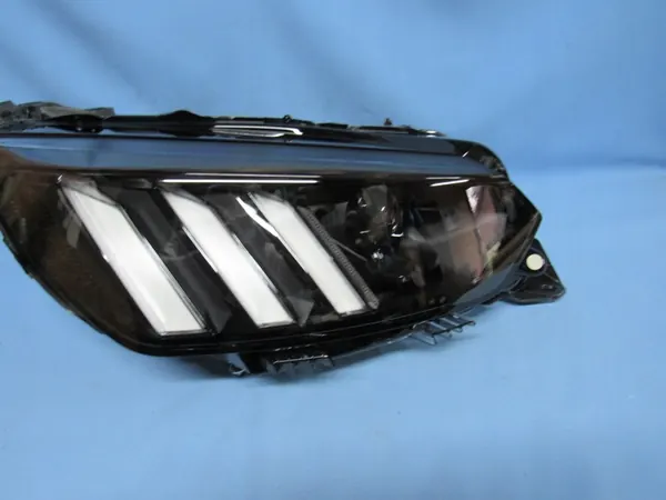 Rechter Peugeot 208 Full LED Koplamp image 2