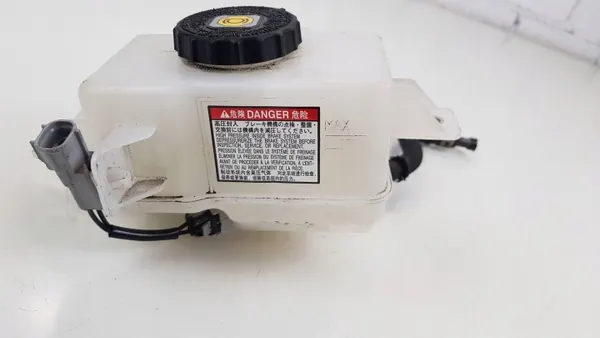 Bremsflüssigkeitsbehälter ESP2683 für Toyota RAV4 image 2