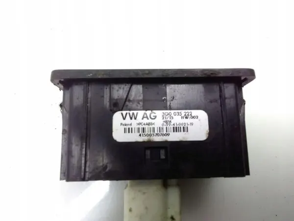 Port USB OEM 3G0035222 pour VW Caddy IV Fourgon 2016 image 3